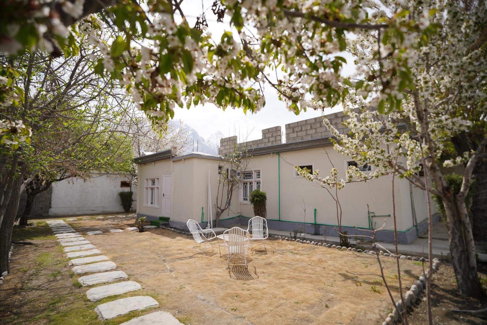 Green Orchard Скарду Экстерьер фото